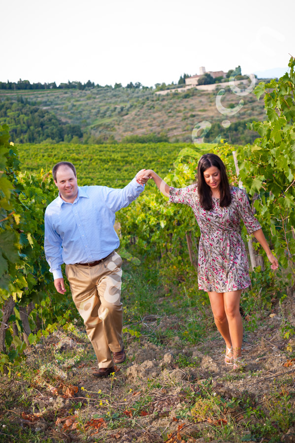 Photo Tour Tuscany Engagement photo session in Tuscany Italy.