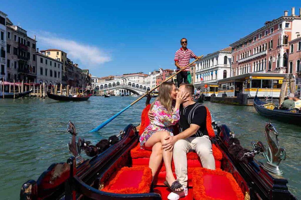 Wide angle photographic view of the Rialto bridge immortalized in photography by a professional photographer