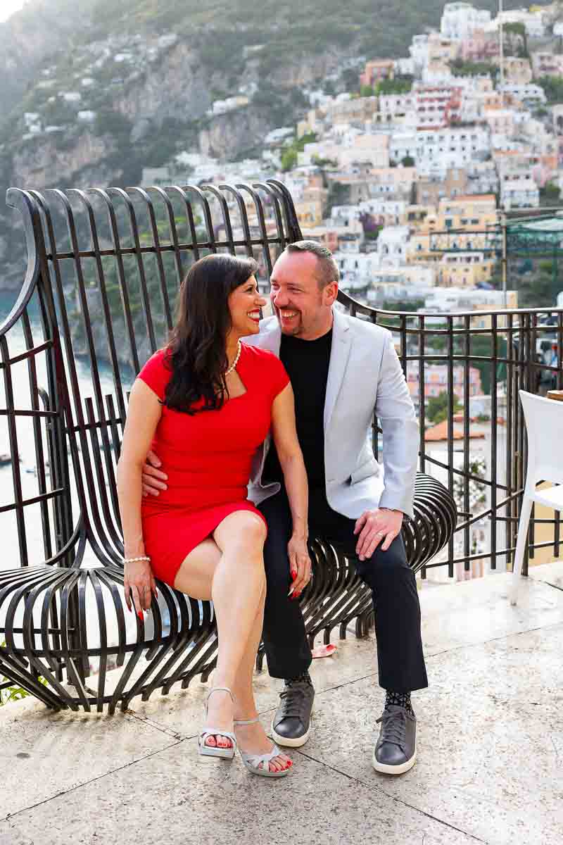 Photo shooting a couple while visiting the southern coast of Italy