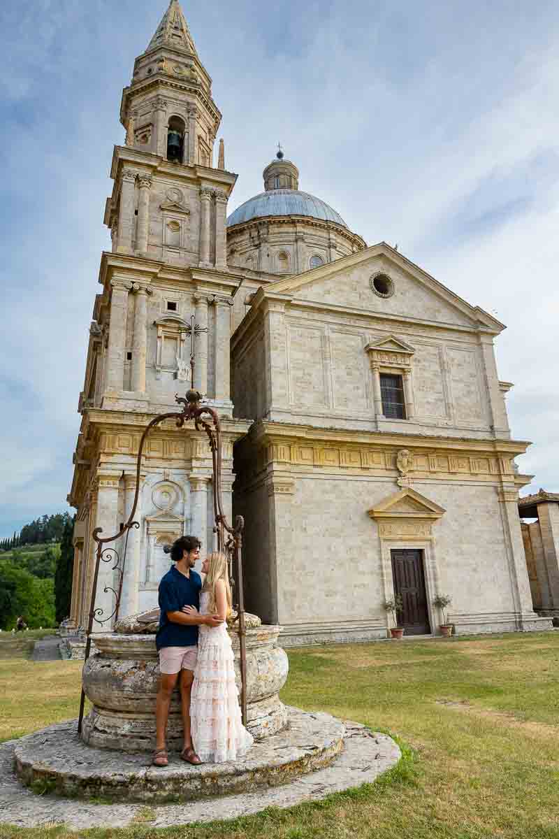 Couple posing in front of San Biagio church found in Montepulciano. After the perfect photo session